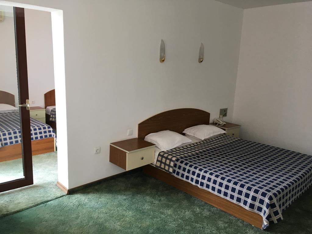 Hotel Corona Sveti Vlas Ngoại thất bức ảnh