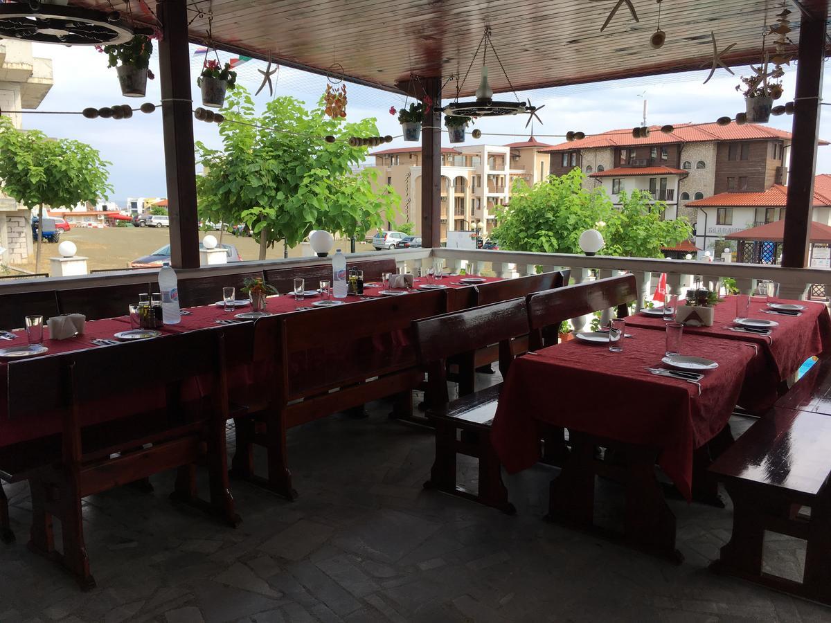 Hotel Corona Sveti Vlas Ngoại thất bức ảnh